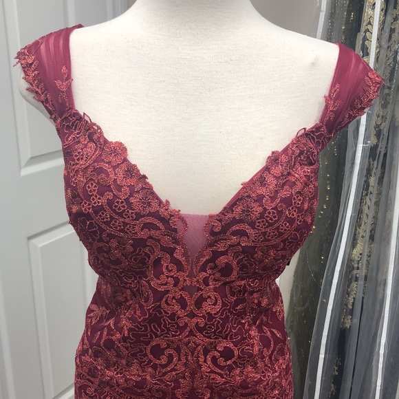 Elegant long evening dress - Picture 2 of 9